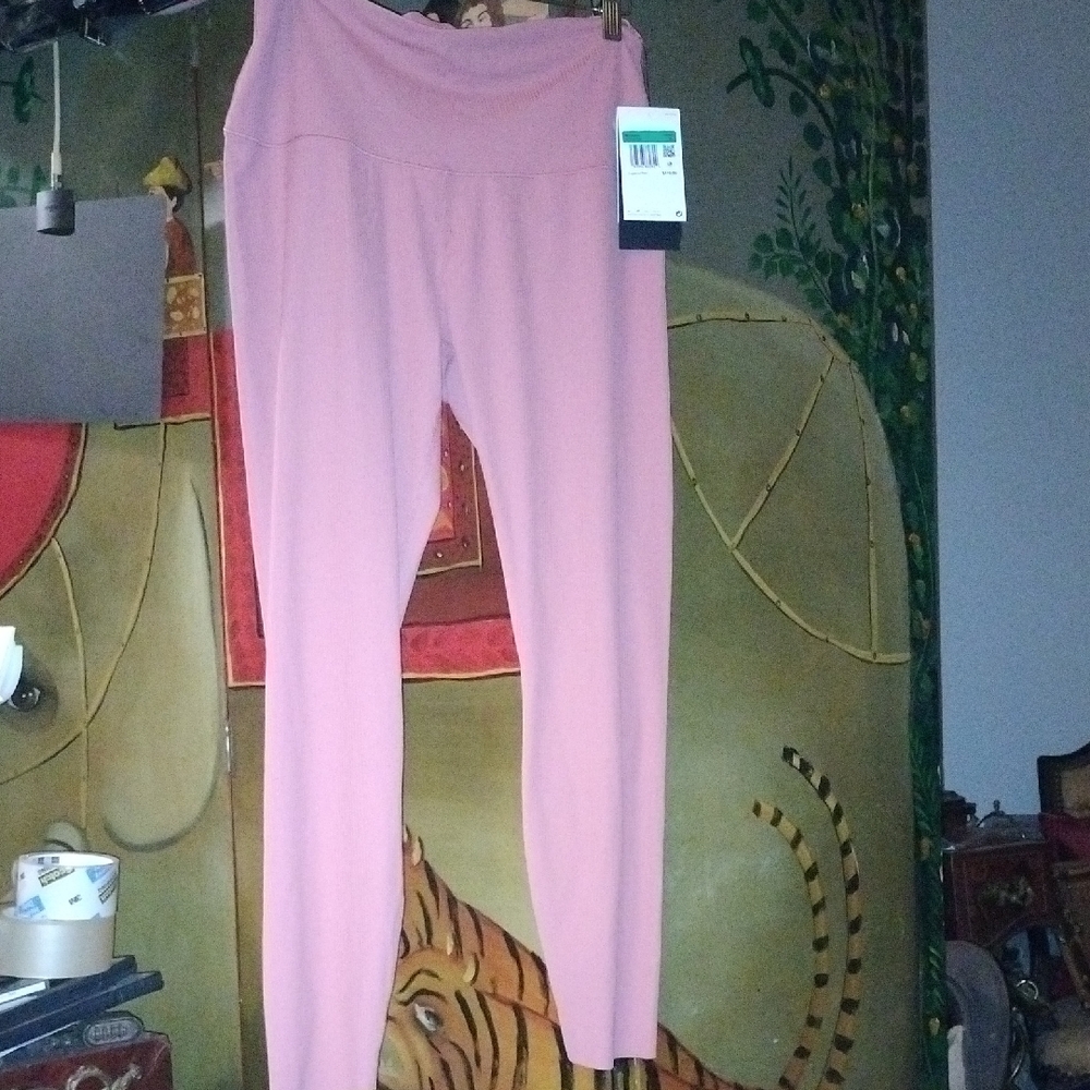 Nike Pink Women's Leggings NWT